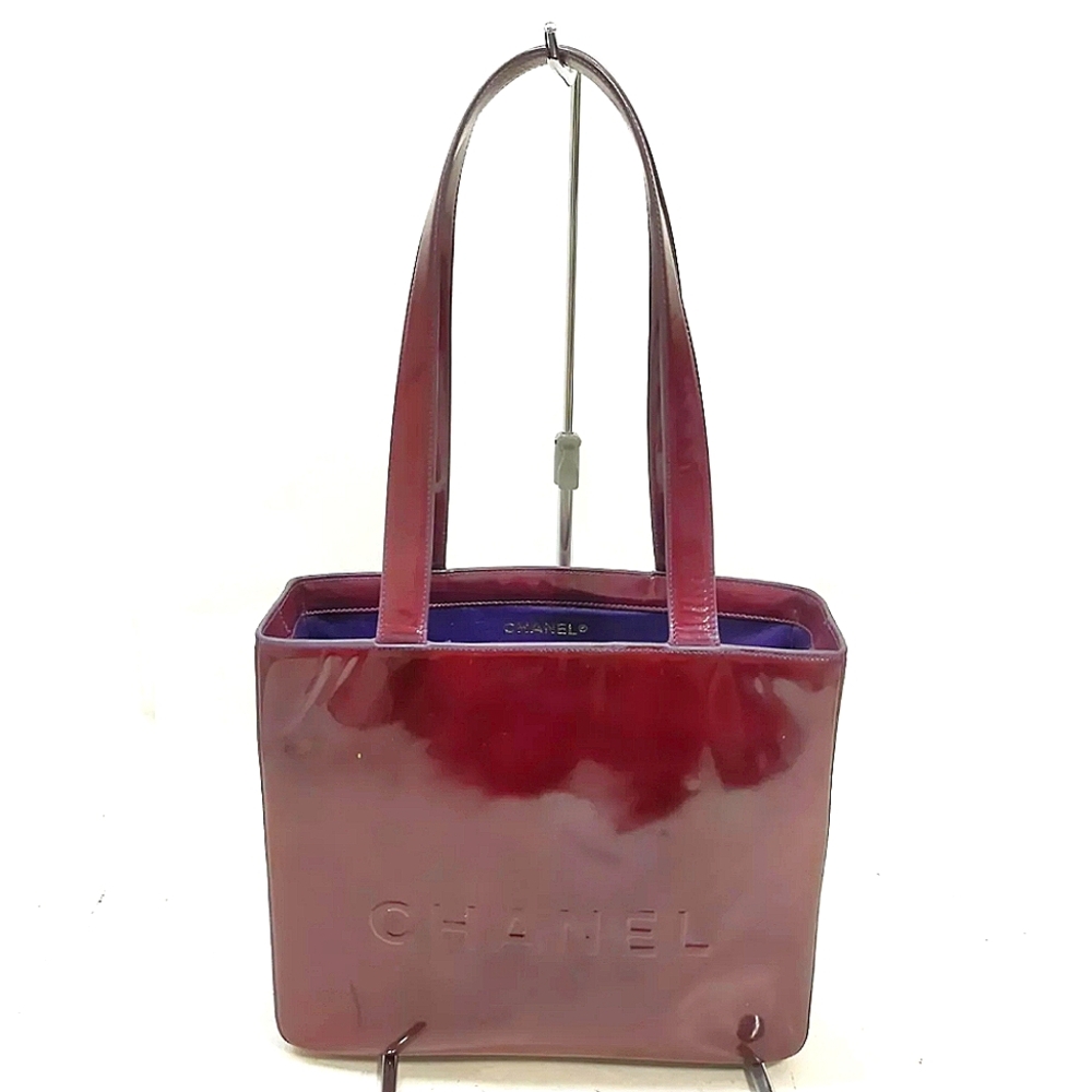 CHANEL PATENT LEATHER BAG